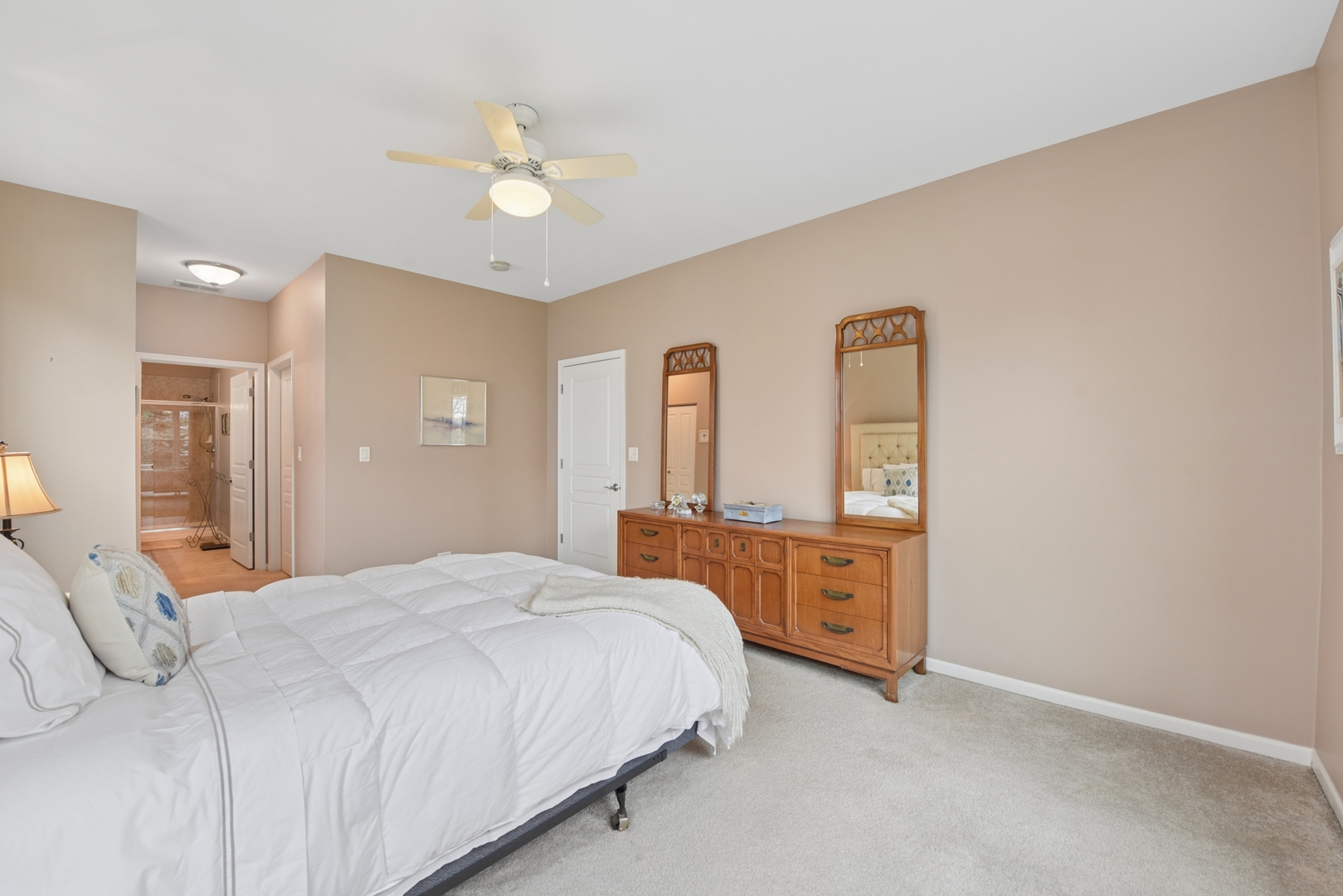 1104 Heathrow Lane Aurora IL 60502