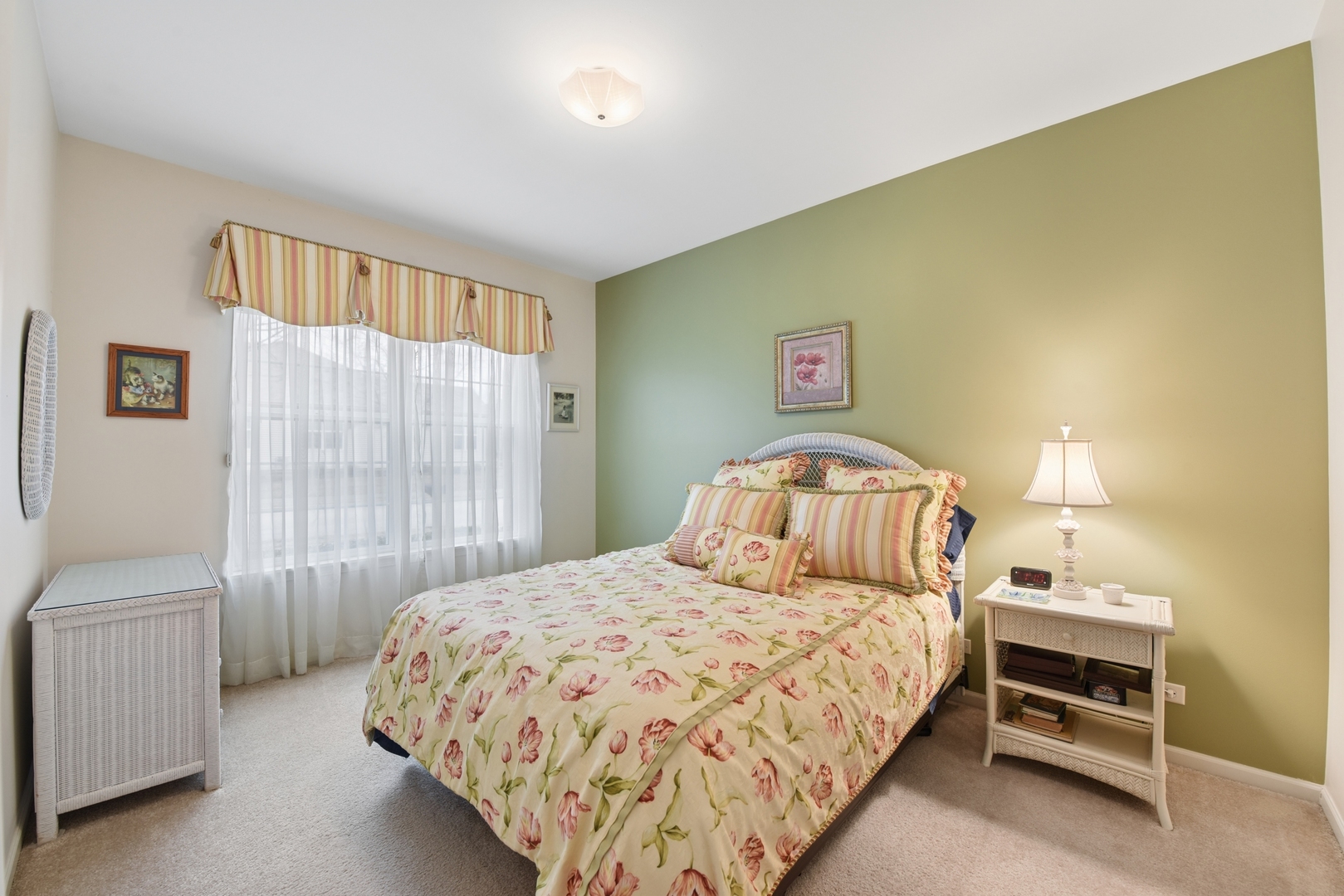 1104 Heathrow Lane Aurora IL 60502