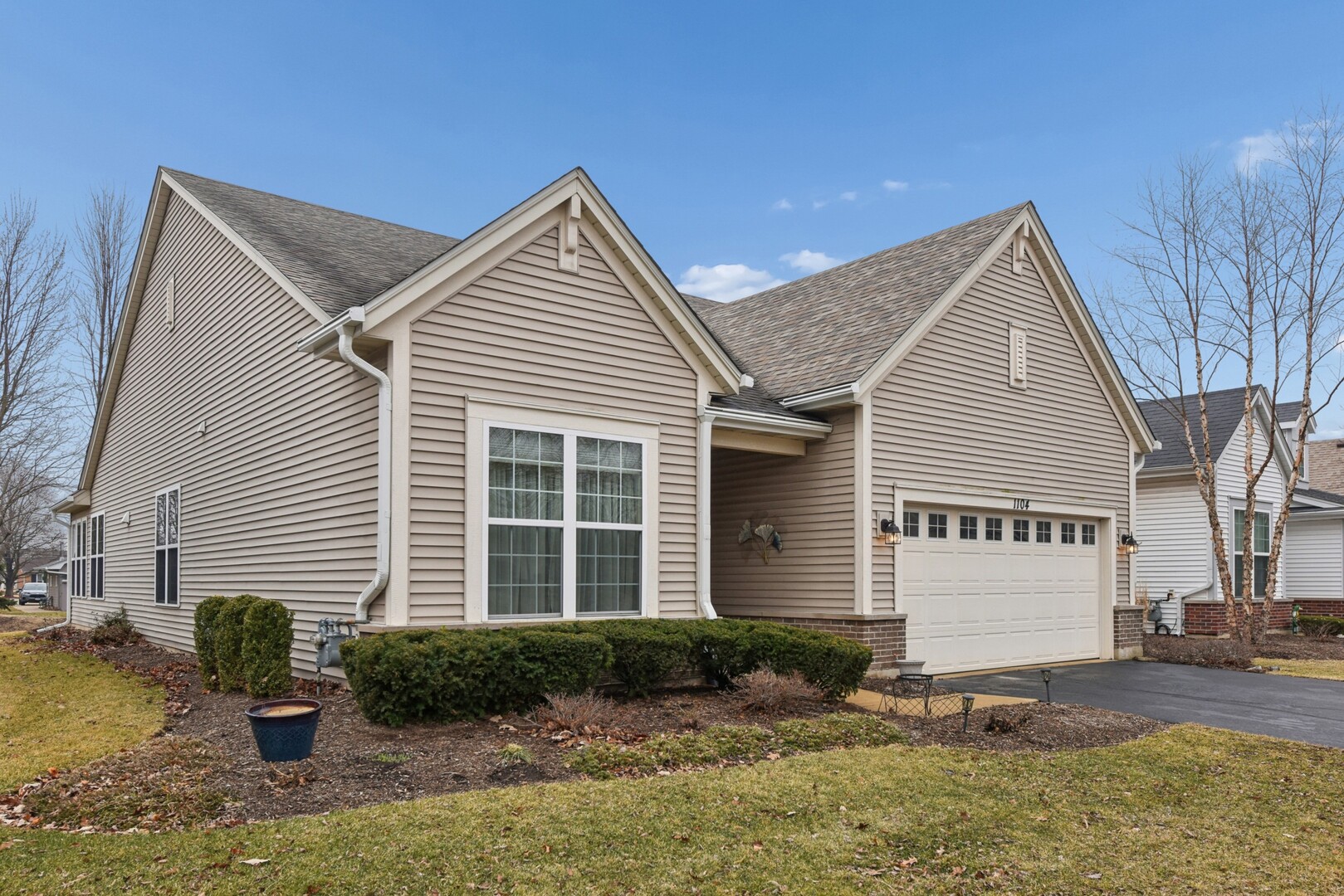 1104 Heathrow Lane Aurora IL 60502