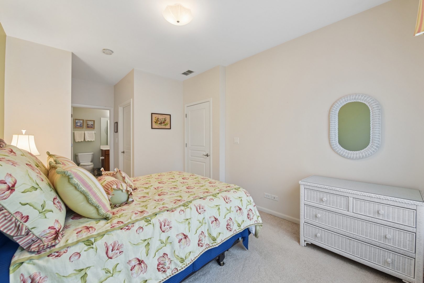 1104 Heathrow Lane Aurora IL 60502
