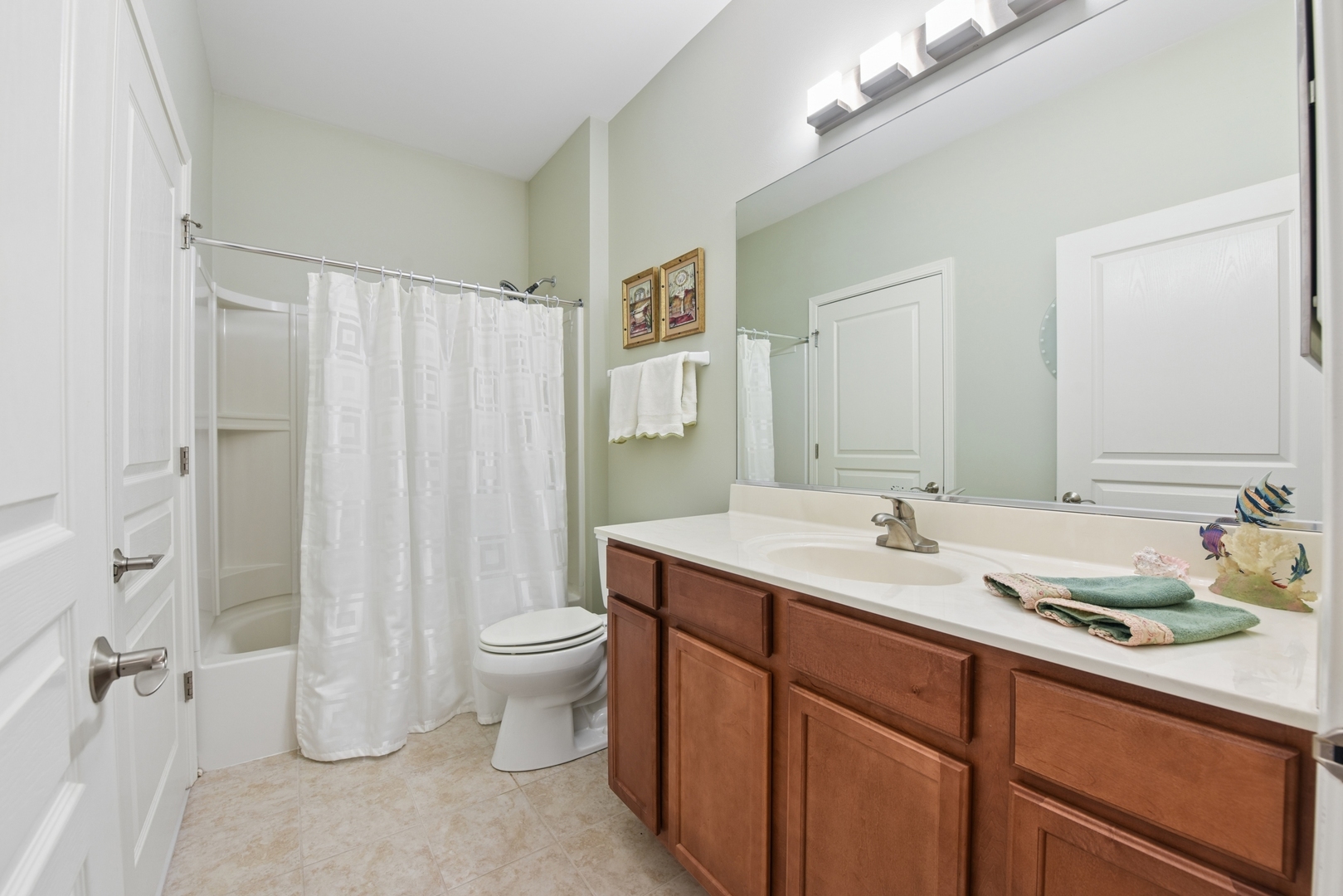 1104 Heathrow Lane Aurora IL 60502