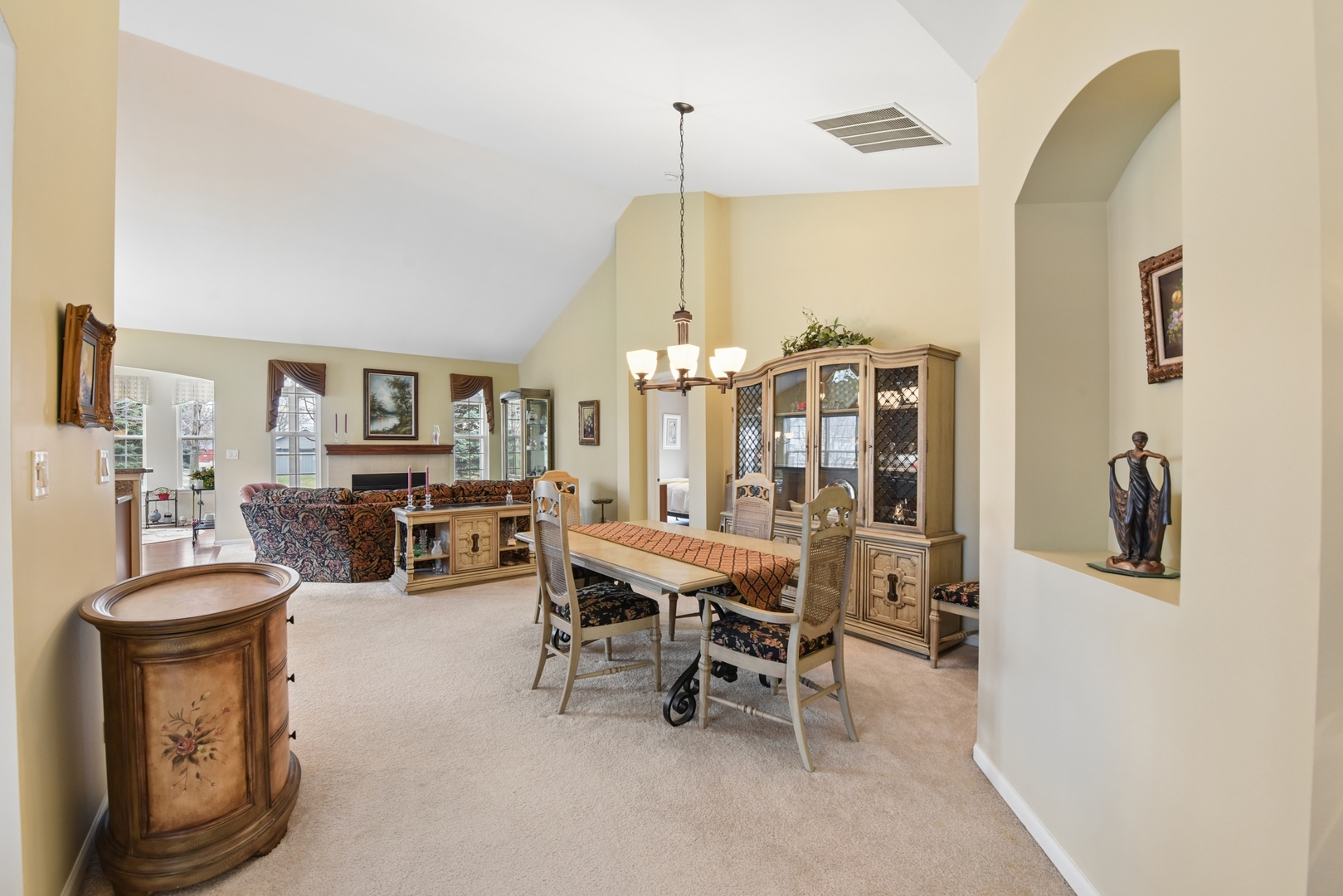 1104 Heathrow Lane Aurora IL 60502