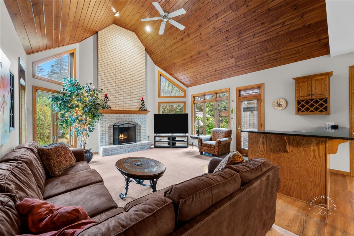 36 Oak Bluff Court Naperville IL 60565