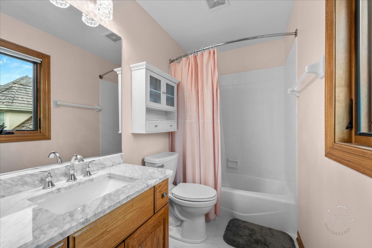 36 Oak Bluff Court Naperville IL 60565