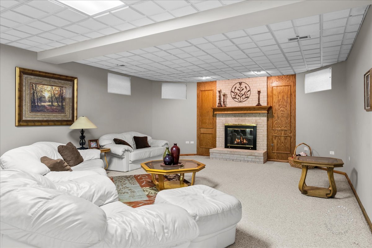 36 Oak Bluff Court Naperville IL 60565