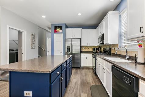 394 Rockland Avenue Elgin IL 60124