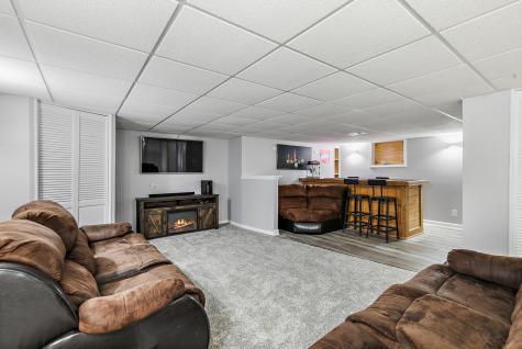 394 Rockland Avenue Elgin IL 60124