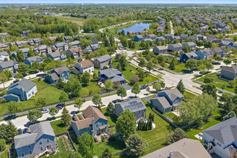 394 Rockland Avenue Elgin IL 60124