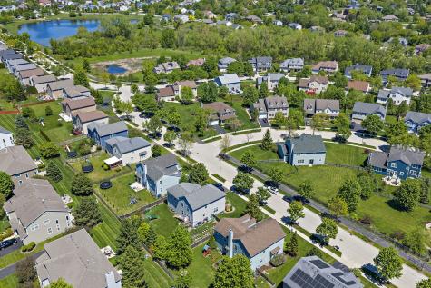 394 Rockland Avenue Elgin IL 60124