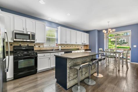 394 Rockland Avenue Elgin IL 60124