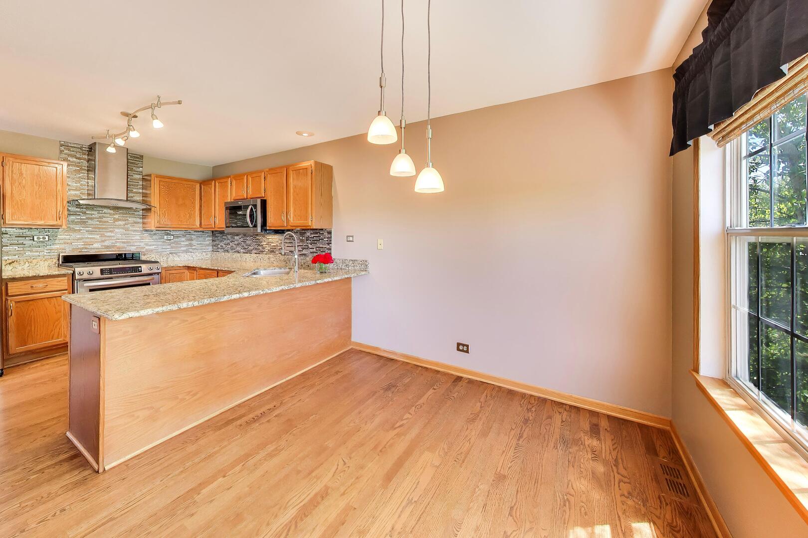 934 Viewpoint Drive Lake In The Hills IL 60156