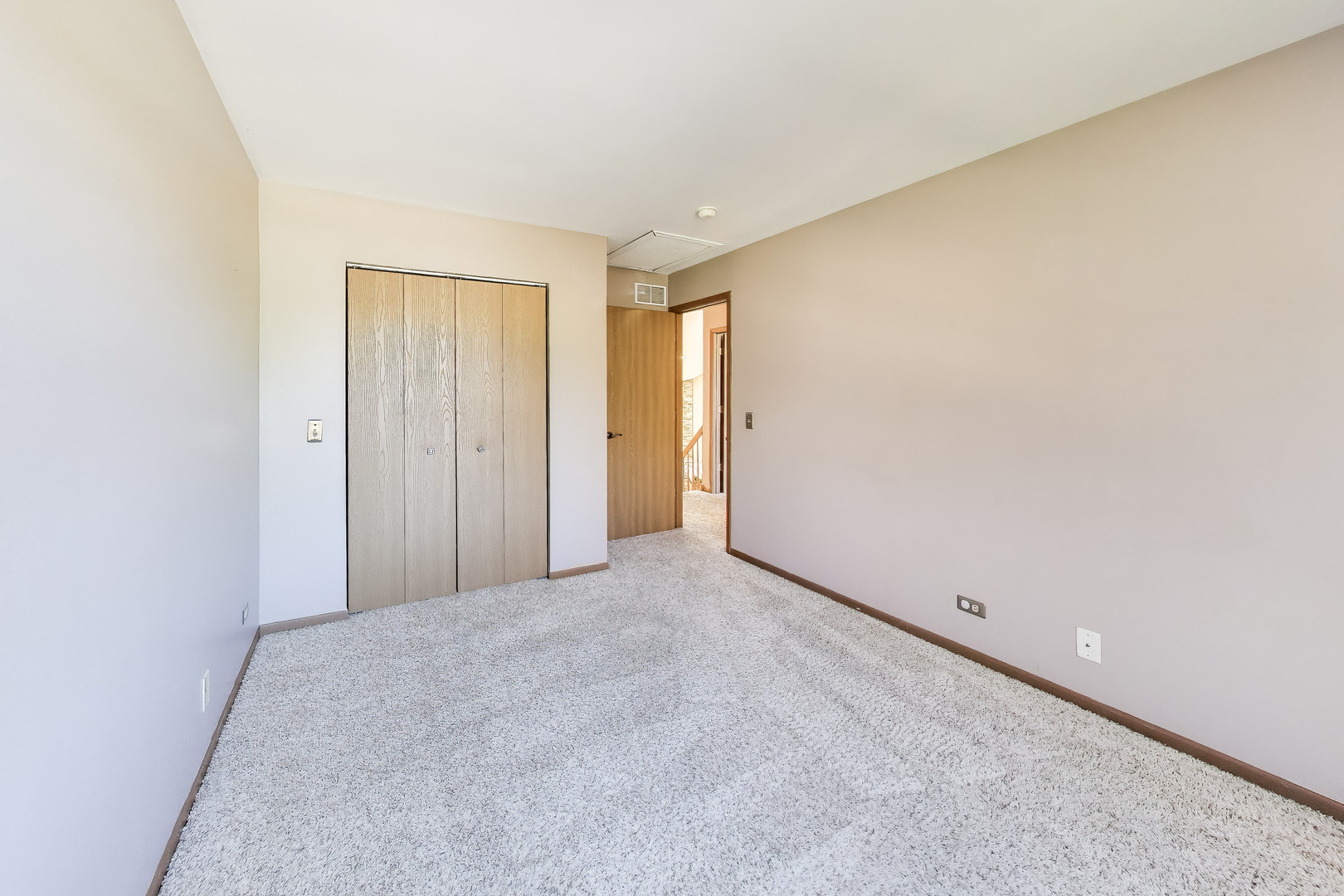 934 Viewpoint Drive Lake In The Hills IL 60156