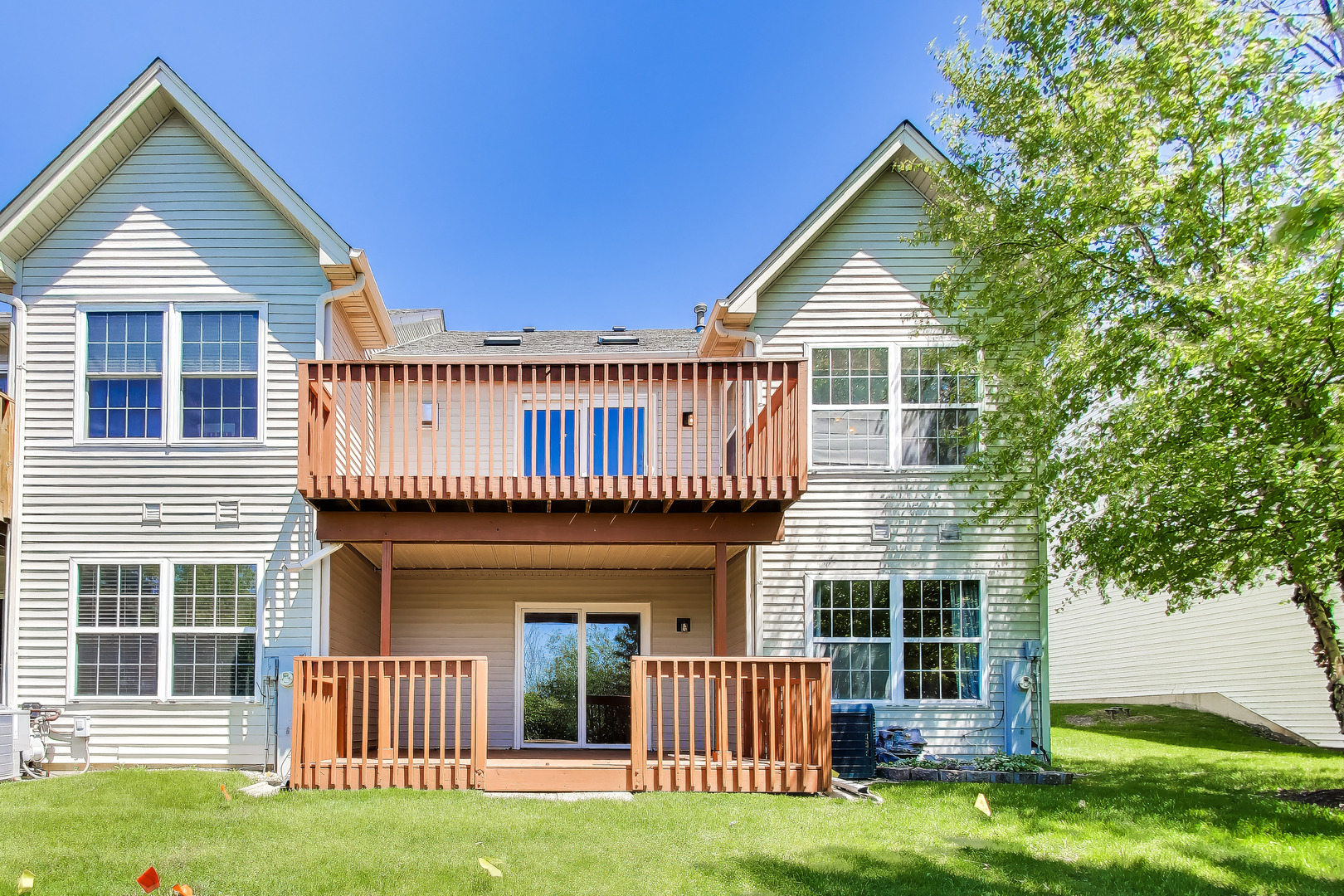 934 Viewpoint Drive Lake In The Hills IL 60156