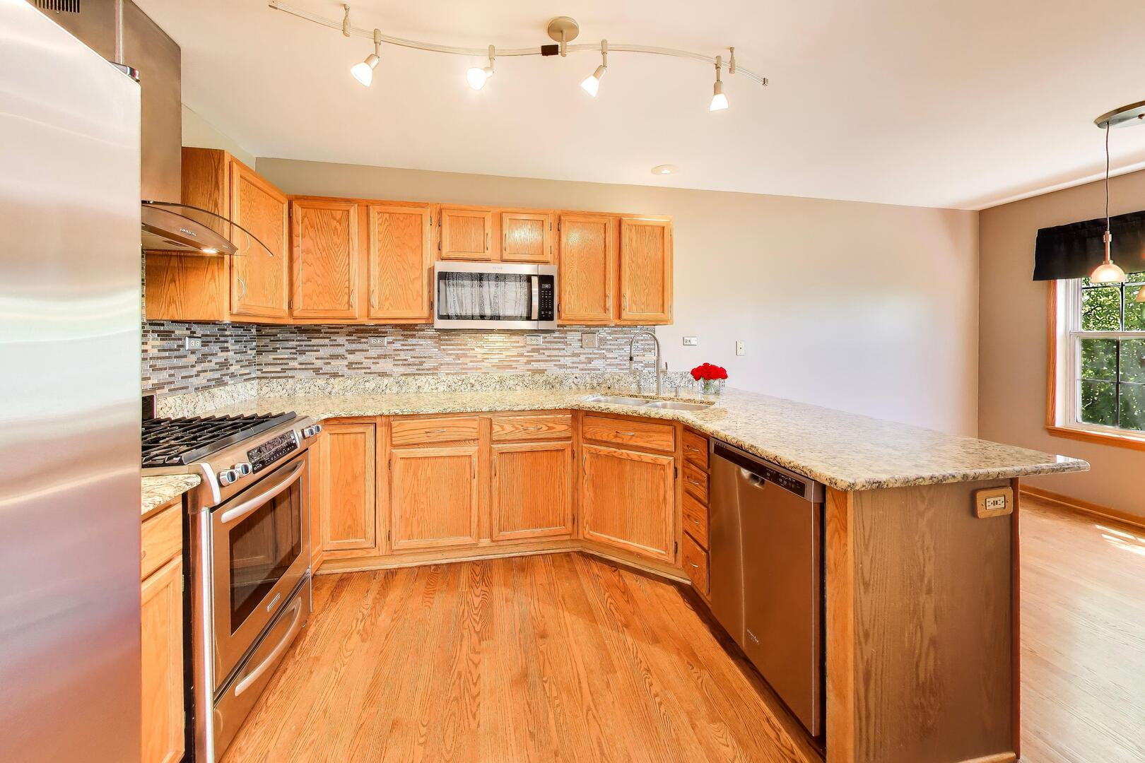 934 Viewpoint Drive Lake In The Hills IL 60156