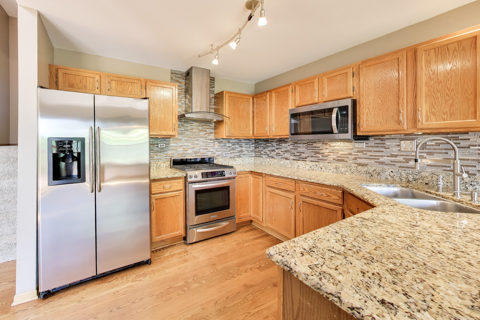934 Viewpoint Drive Lake In The Hills IL 60156