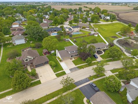 802 Andrea Drive Manhattan IL 60442