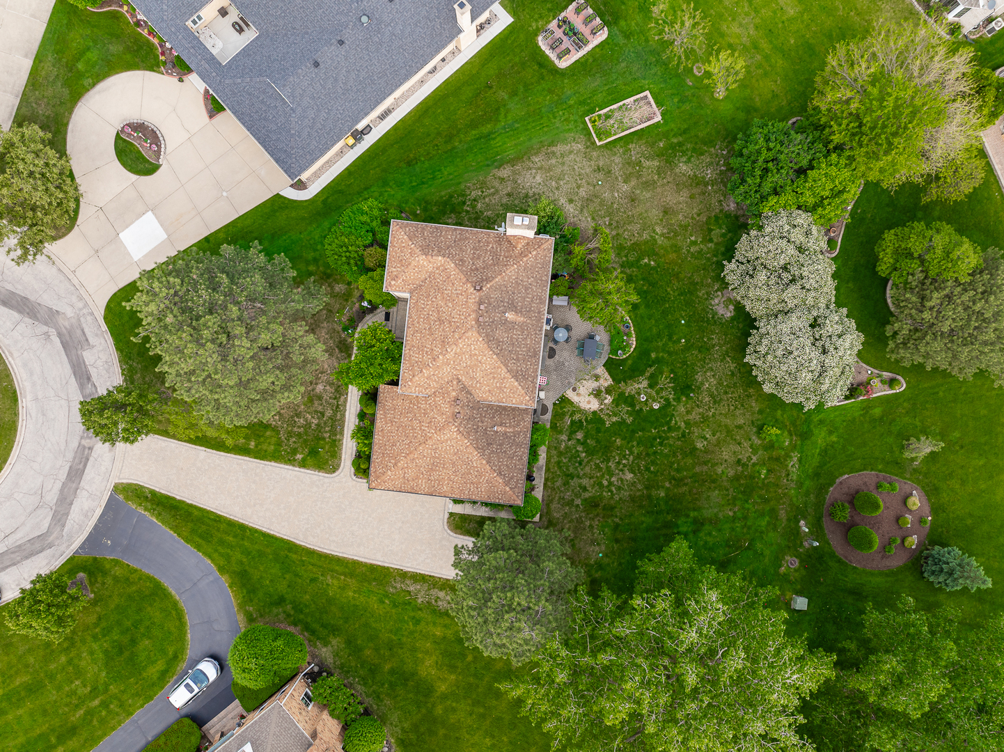 306 Woodview Court Oak Brook IL 60523