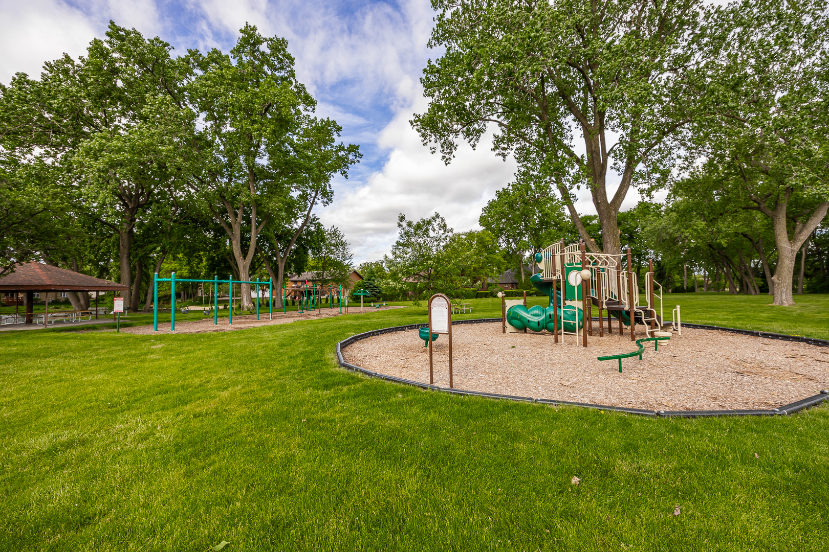 306 Woodview Court Oak Brook IL 60523