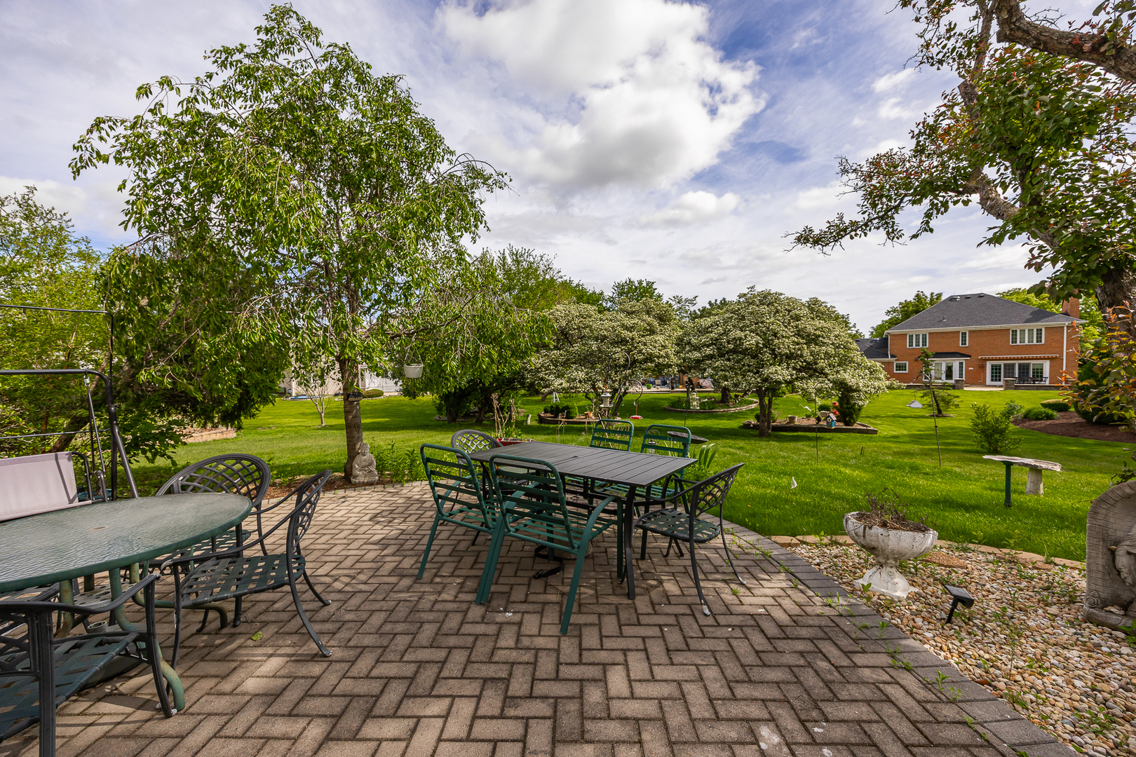 306 Woodview Court Oak Brook IL 60523