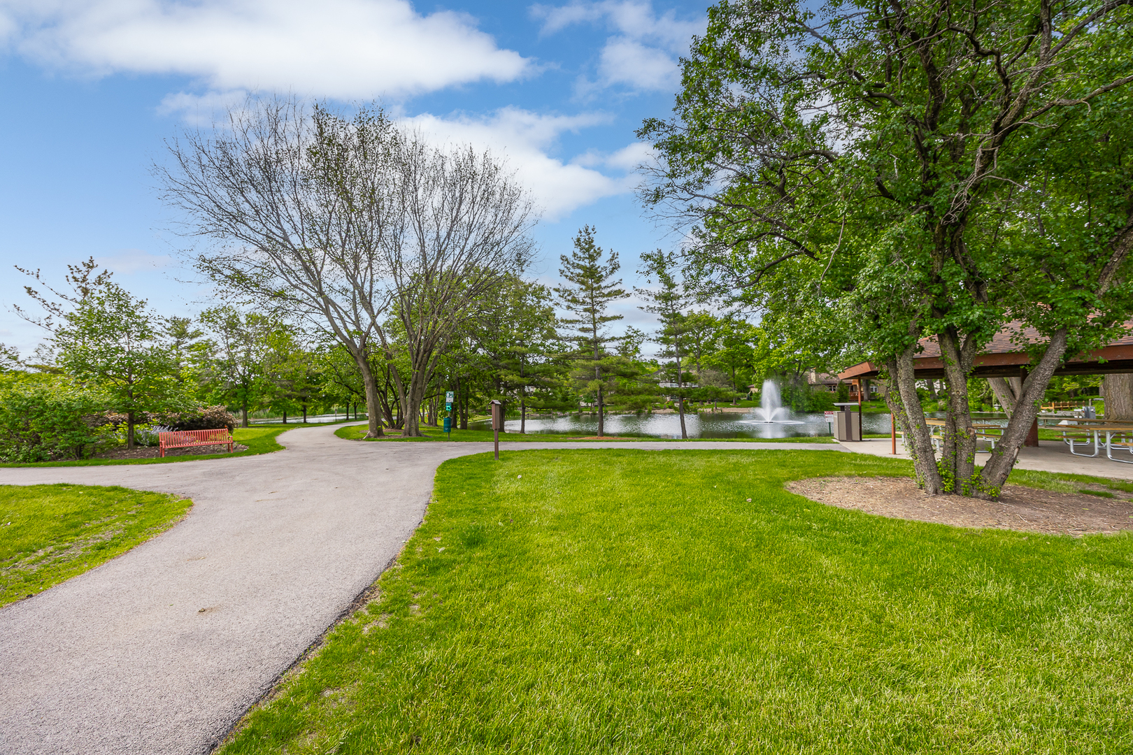 306 Woodview Court Oak Brook IL 60523