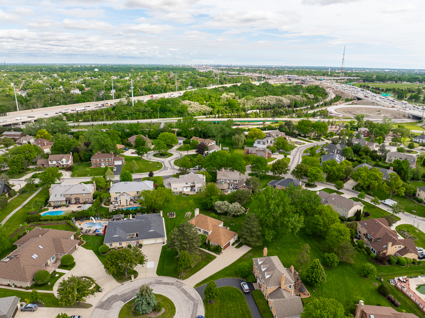 306 Woodview Court Oak Brook IL 60523