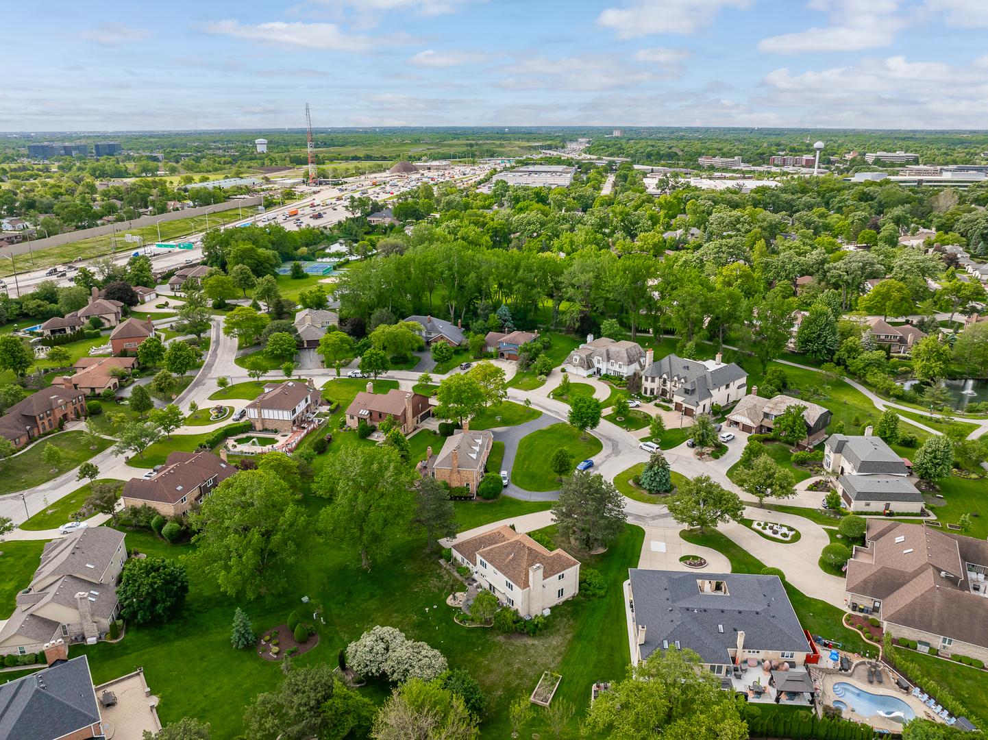 306 Woodview Court Oak Brook IL 60523