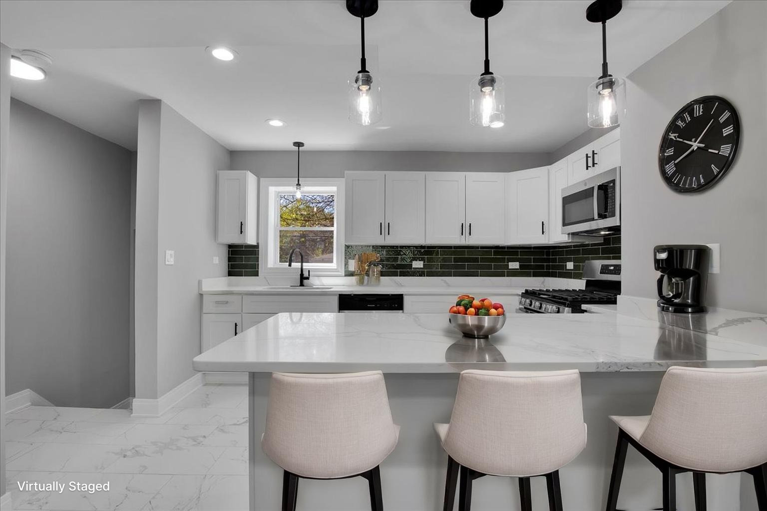 735 East 105th Street Chicago IL 60628