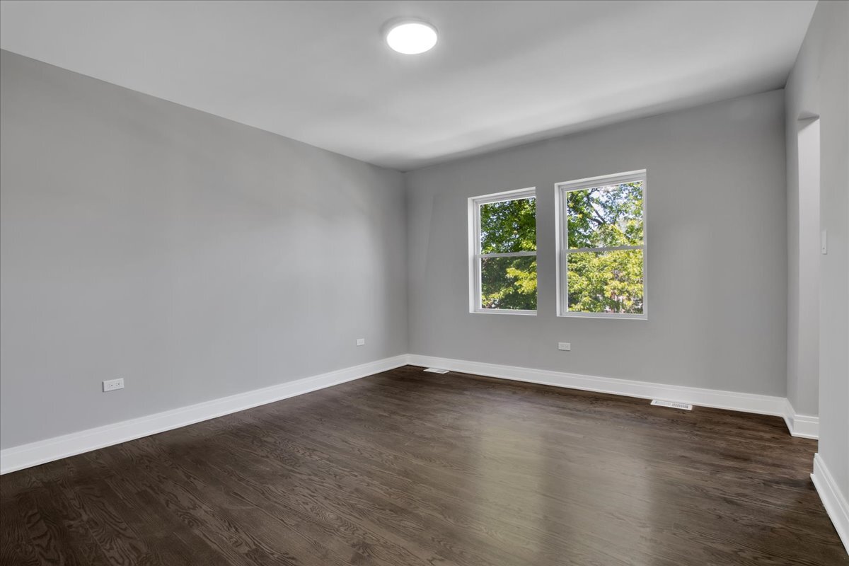 735 East 105th Street Chicago IL 60628