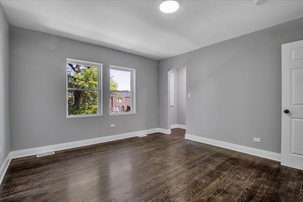 735 East 105th Street Chicago IL 60628
