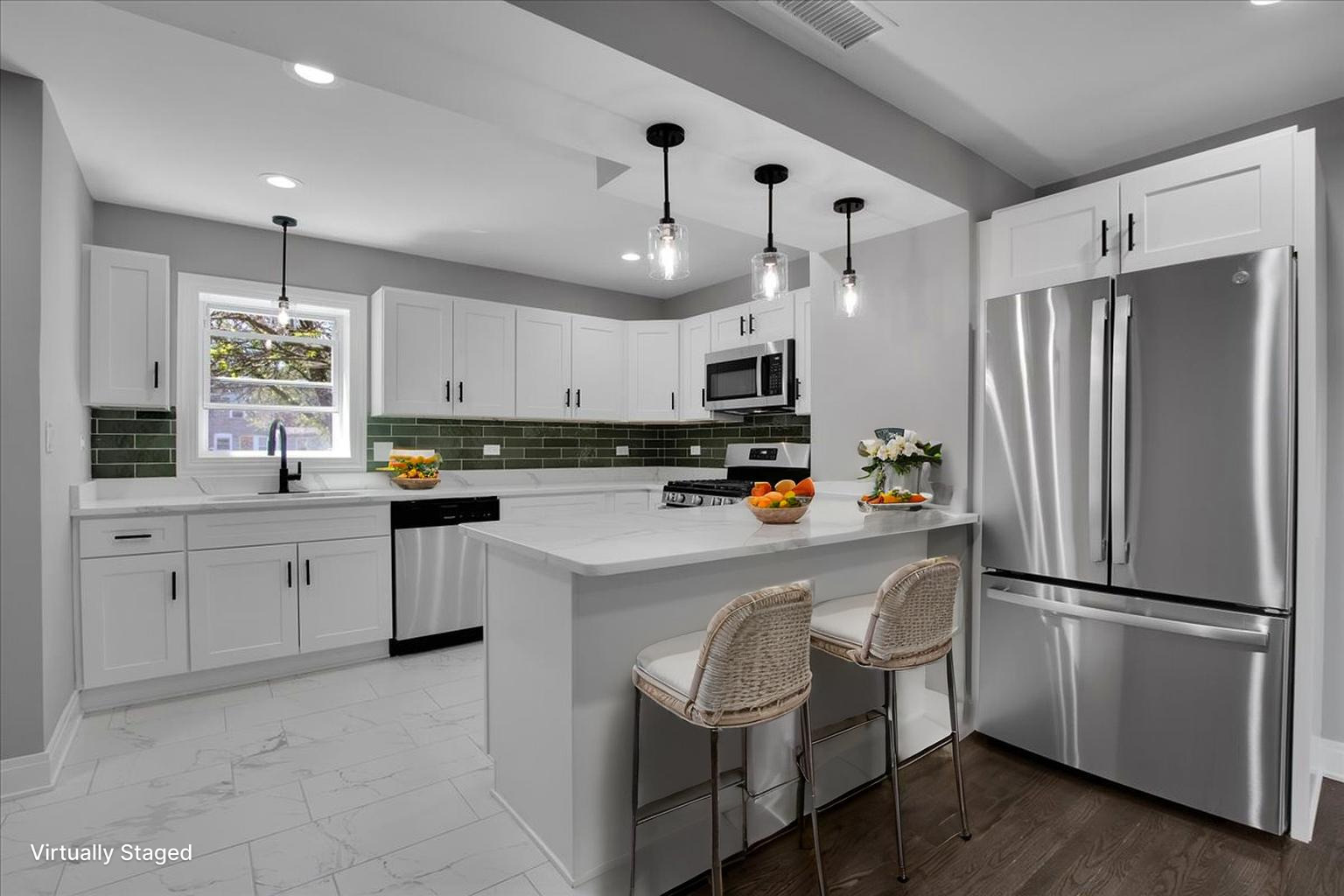 735 East 105th Street Chicago IL 60628