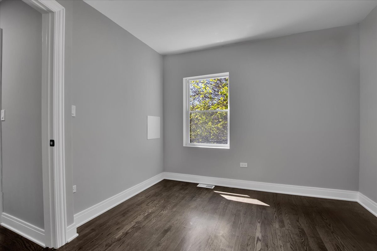 735 East 105th Street Chicago IL 60628