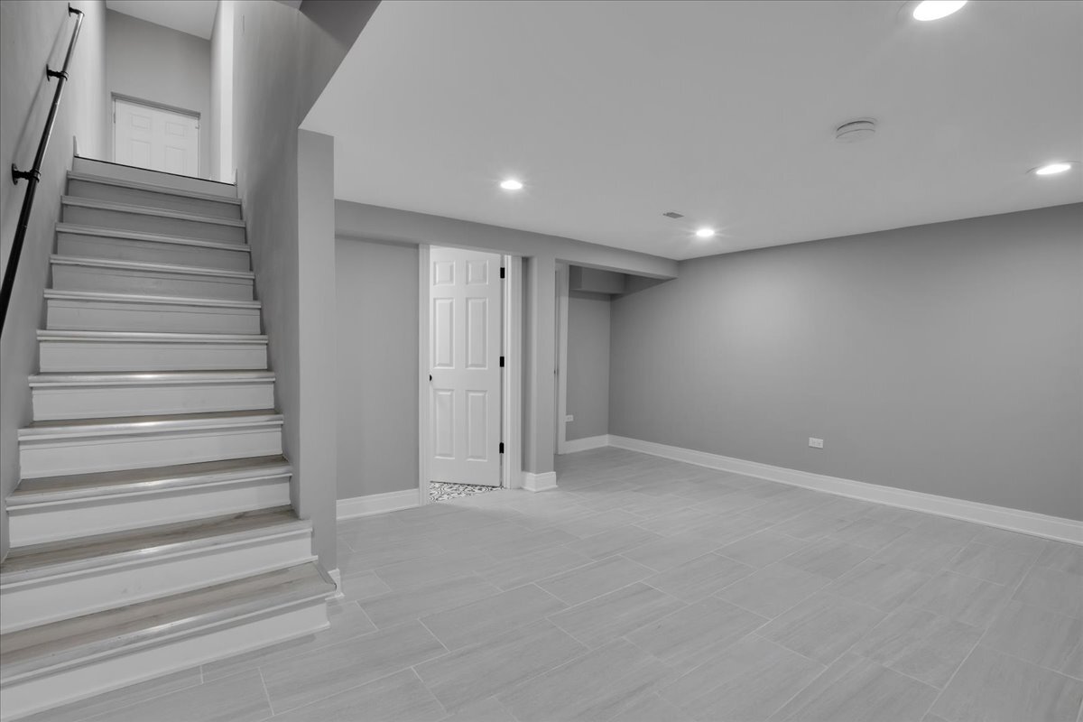 735 East 105th Street Chicago IL 60628