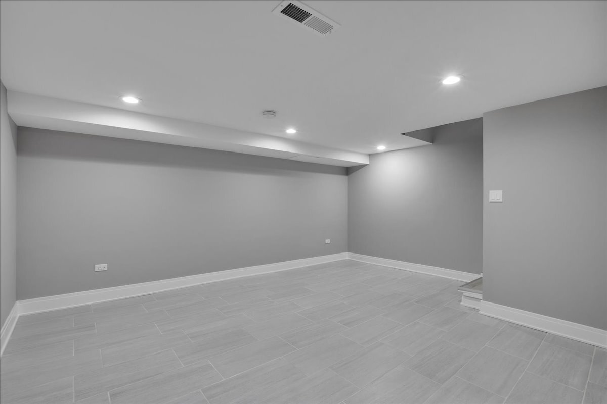 735 East 105th Street Chicago IL 60628