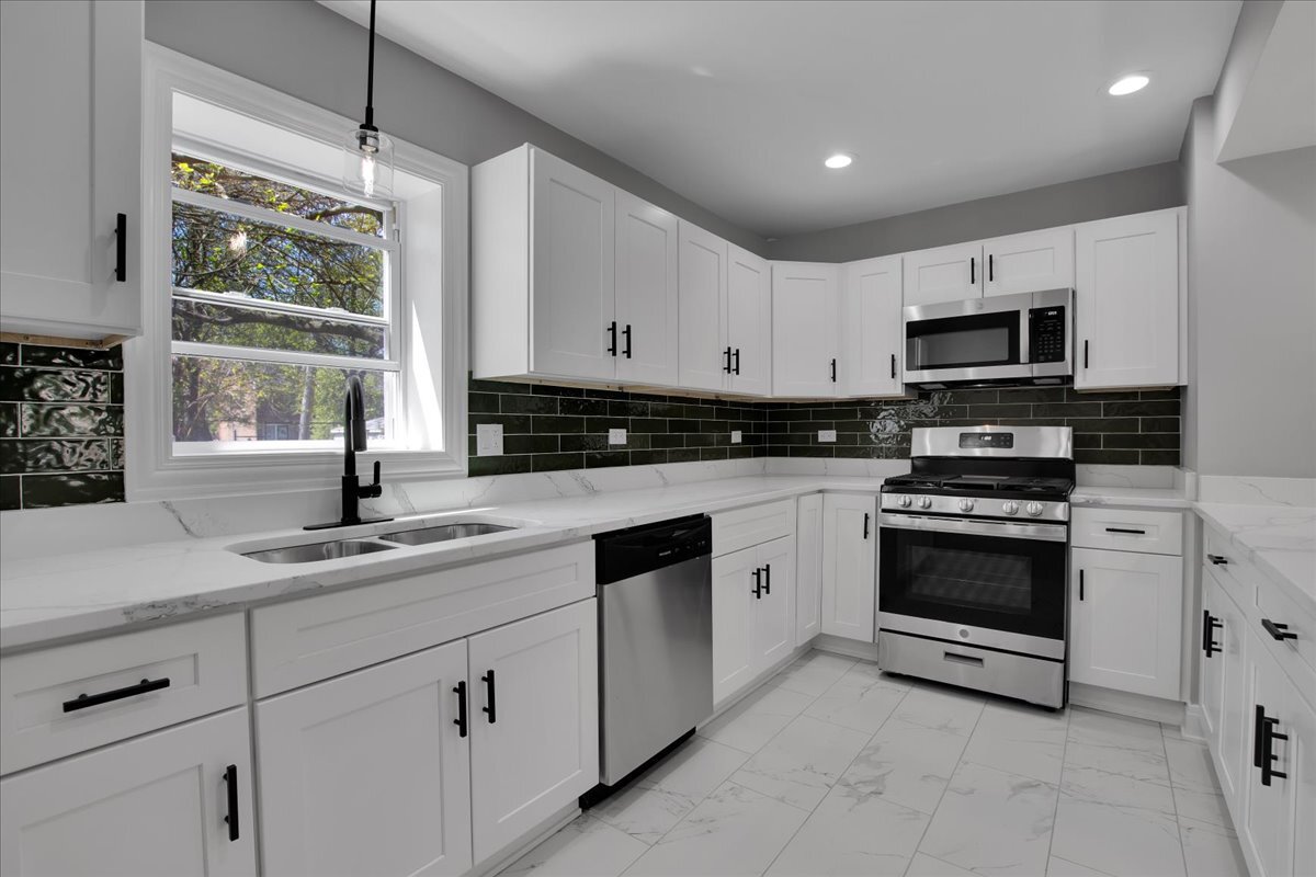 735 East 105th Street Chicago IL 60628