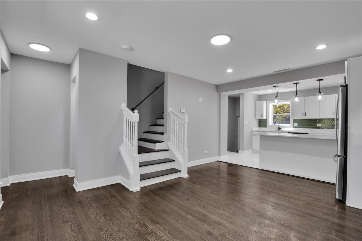 735 East 105th Street Chicago IL 60628