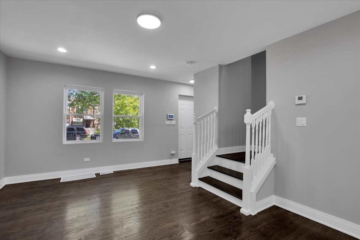 735 East 105th Street Chicago IL 60628