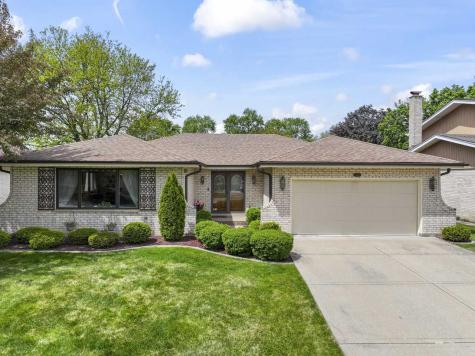 404 South Helena Avenue Mount Prospect IL 60056