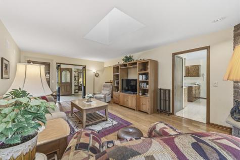 404 South Helena Avenue Mount Prospect IL 60056