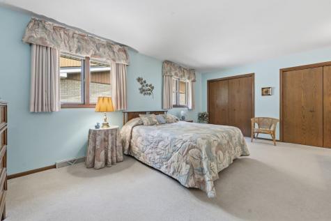404 South Helena Avenue Mount Prospect IL 60056