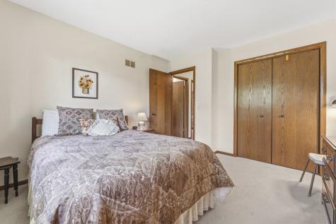 404 South Helena Avenue Mount Prospect IL 60056