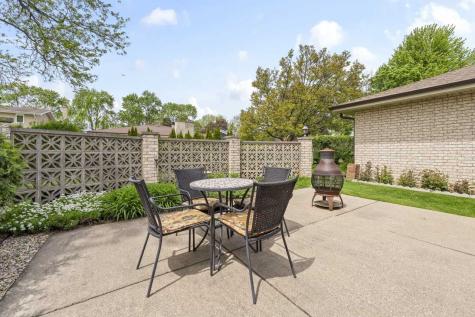 404 South Helena Avenue Mount Prospect IL 60056