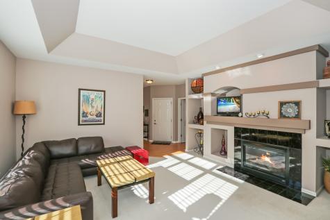 895 Eineke Boulevard Algonquin IL 60102