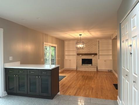 905 Fairlawn Avenue Libertyville IL 60048