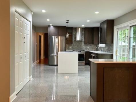 905 Fairlawn Avenue Libertyville IL 60048