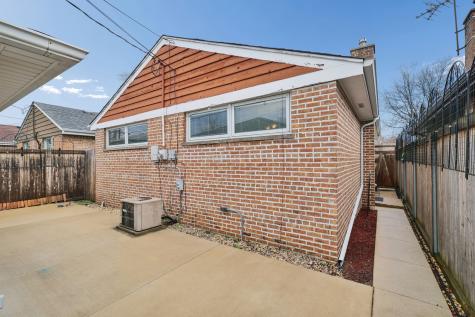 10222 South California Avenue Evergreen Park IL 60805