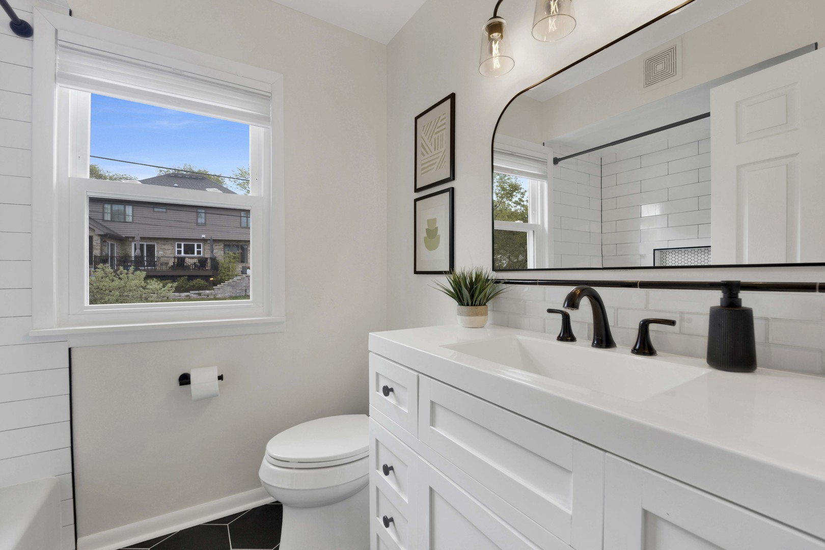 61 Harris Avenue Clarendon Hills IL 60514