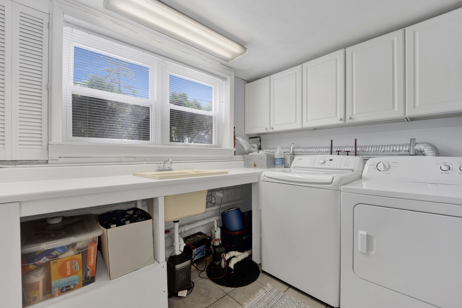 61 Harris Avenue Clarendon Hills IL 60514
