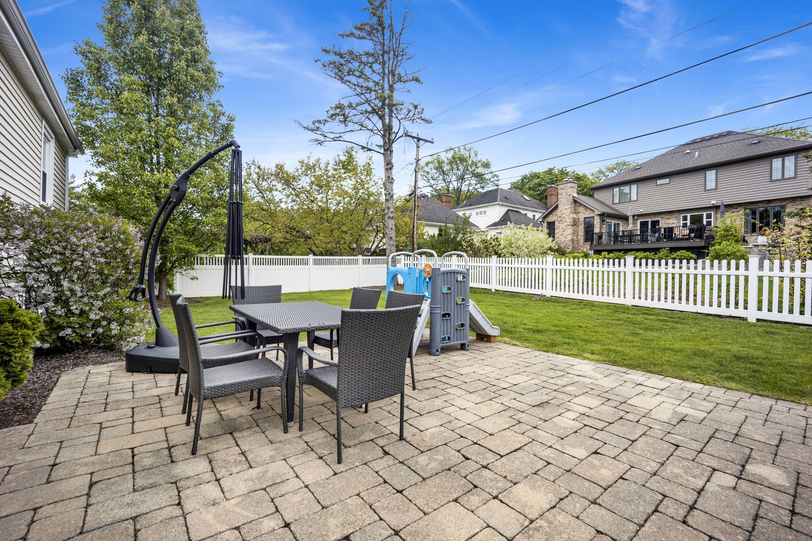 61 Harris Avenue Clarendon Hills IL 60514