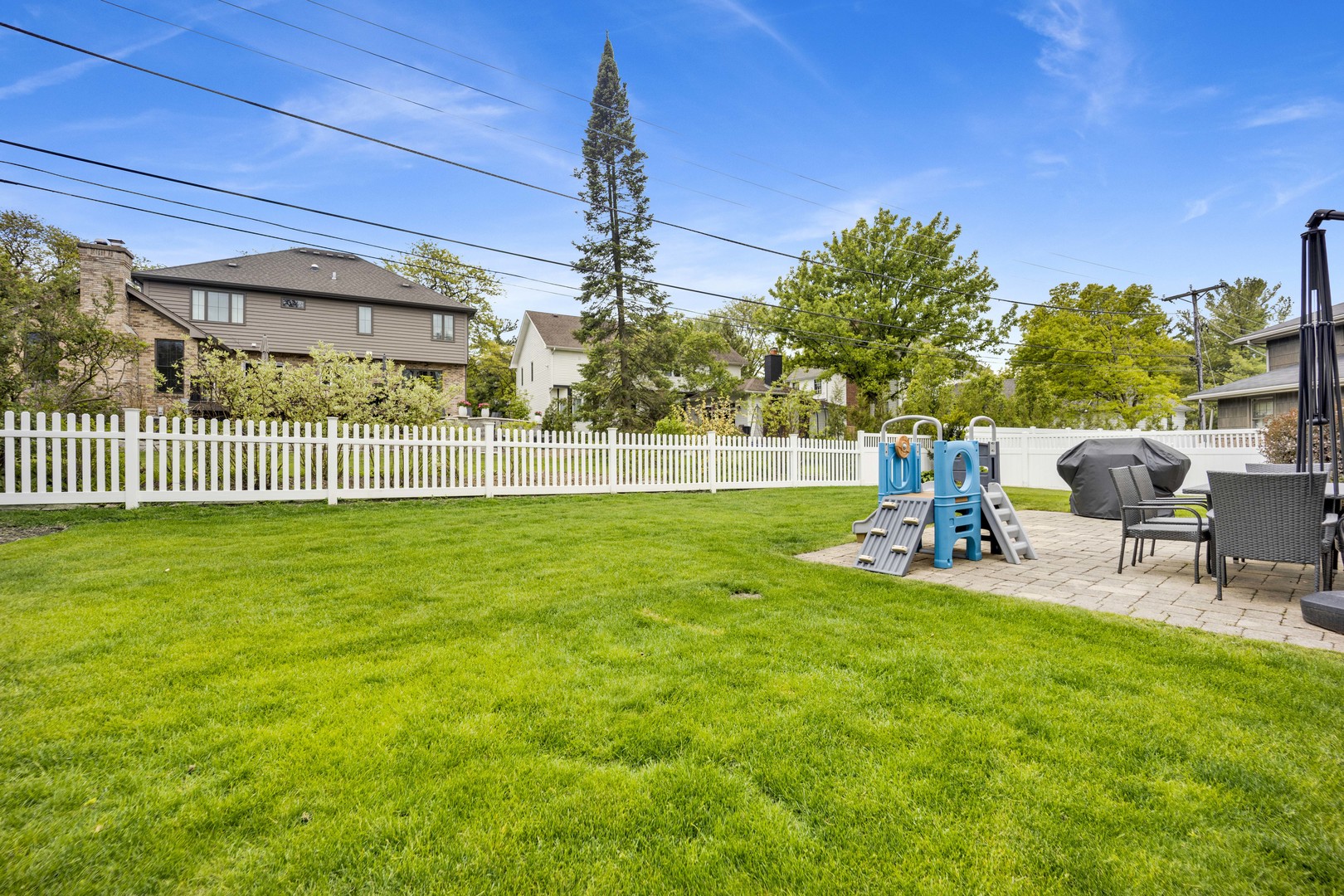 61 Harris Avenue Clarendon Hills IL 60514