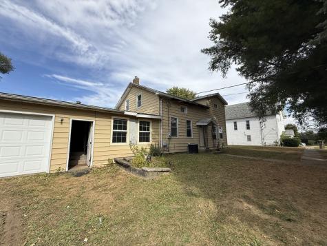 104-106 Gaston Street Dixon IL 61021